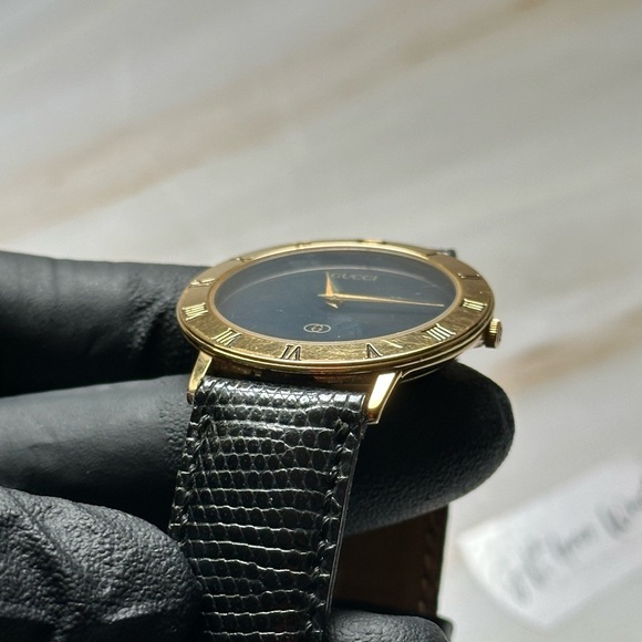 Gucci 3001M Roman Numeral Gold-Tone SS With Black Dial 33mm Luxury Swiss Watch - Picture 5 of 14